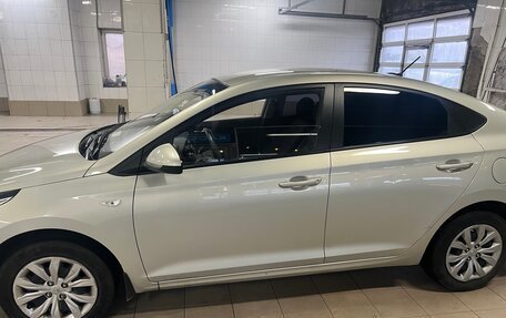 Hyundai Solaris II рестайлинг, 2019 год, 1 400 000 рублей, 1 фотография