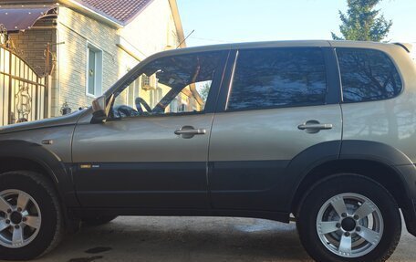 Chevrolet Niva I рестайлинг, 2008 год, 650 000 рублей, 3 фотография