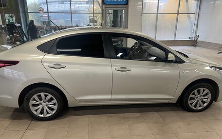 Hyundai Solaris II рестайлинг, 2019 год, 1 400 000 рублей, 3 фотография