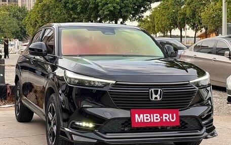 Honda Vezel, 2024 год, 2 300 000 рублей, 3 фотография