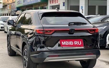 Honda Vezel, 2024 год, 2 300 000 рублей, 5 фотография