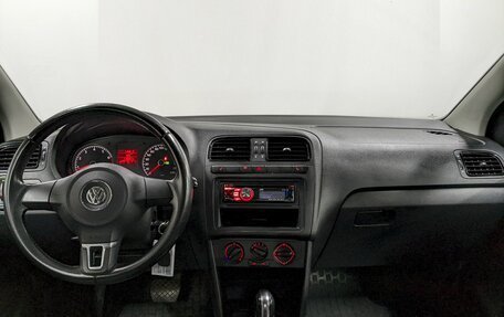 Volkswagen Polo VI (EU Market), 2011 год, 790 000 рублей, 22 фотография