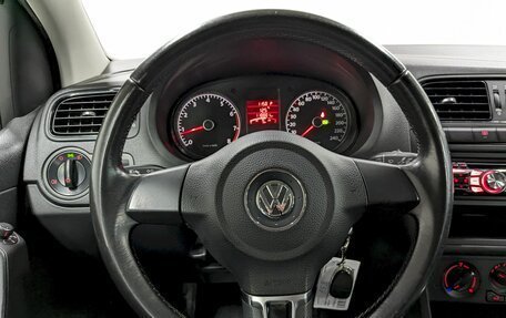 Volkswagen Polo VI (EU Market), 2011 год, 790 000 рублей, 24 фотография