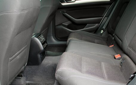 Volkswagen Passat B8 рестайлинг, 2015 год, 1 849 000 рублей, 13 фотография