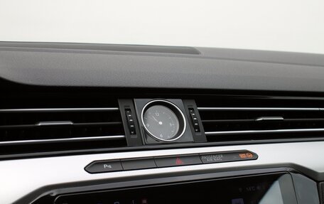 Volkswagen Passat B8 рестайлинг, 2015 год, 1 849 000 рублей, 17 фотография