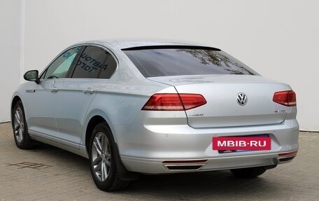 Volkswagen Passat B8 рестайлинг, 2015 год, 1 849 000 рублей, 7 фотография