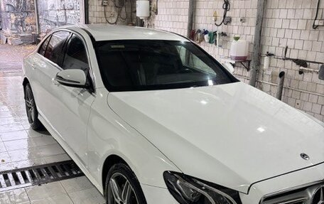 Mercedes-Benz E-Класс, 2019 год, 1 850 000 рублей, 1 фотография