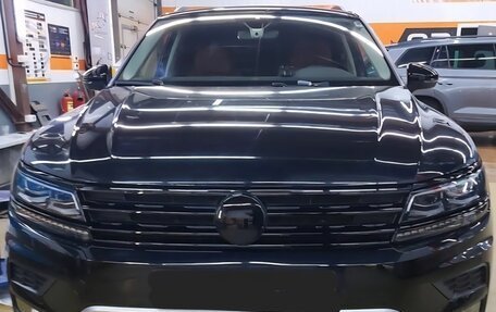 Volkswagen Tiguan II, 2020 год, 2 490 000 рублей, 2 фотография