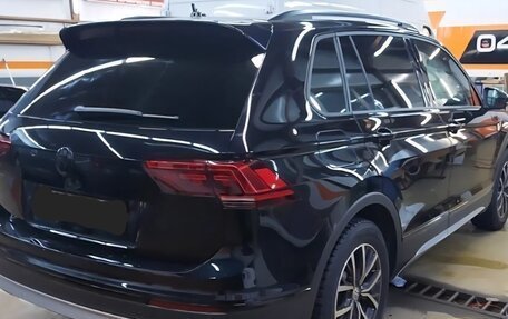 Volkswagen Tiguan II, 2020 год, 2 490 000 рублей, 12 фотография