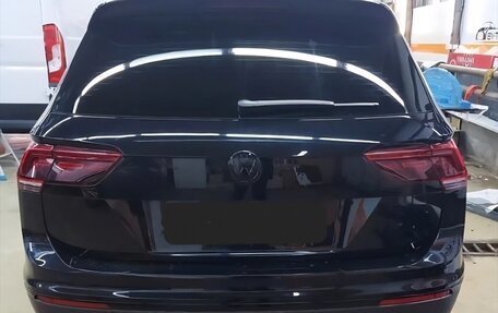 Volkswagen Tiguan II, 2020 год, 2 490 000 рублей, 10 фотография