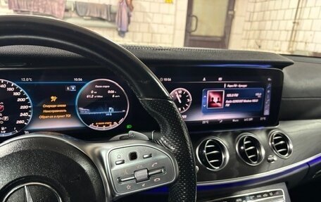 Mercedes-Benz E-Класс, 2019 год, 1 850 000 рублей, 16 фотография