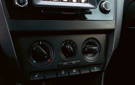 Skoda Rapid I, 2015 год, 995 000 рублей, 15 фотография