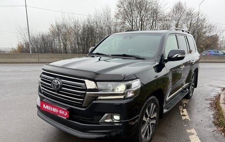 Toyota Land Cruiser 200, 2017 год, 7 000 000 рублей, 1 фотография