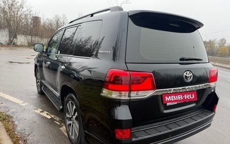 Toyota Land Cruiser 200, 2017 год, 7 000 000 рублей, 4 фотография