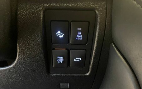 Toyota Land Cruiser 200, 2019 год, 7 800 000 рублей, 21 фотография