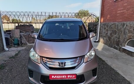 Honda Freed I, 2012 год, 1 085 000 рублей, 26 фотография