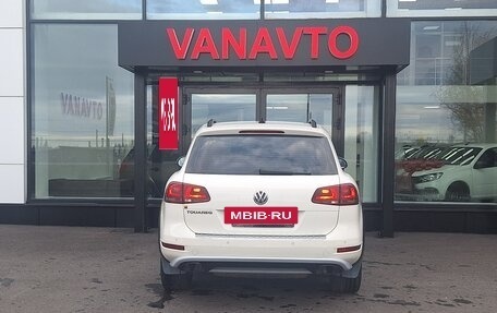 Volkswagen Touareg III, 2011 год, 1 650 000 рублей, 6 фотография