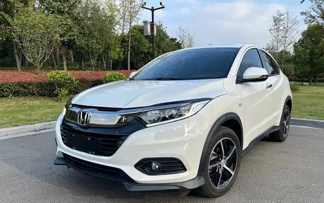 Honda Vezel, 2022 год, 2 320 000 рублей, 2 фотография