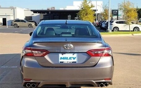 Toyota Camry, 2022 год, 3 080 000 рублей, 4 фотография