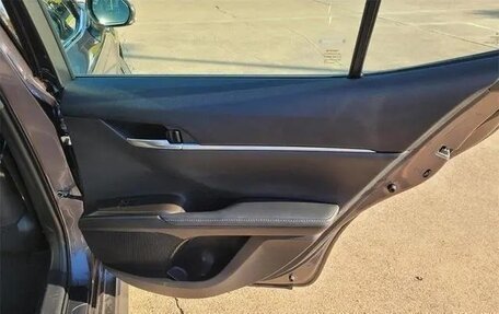 Toyota Camry, 2022 год, 3 080 000 рублей, 10 фотография