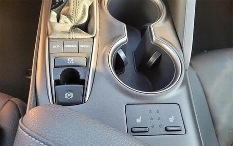 Toyota Camry, 2022 год, 3 080 000 рублей, 26 фотография