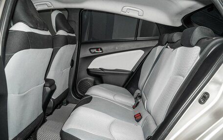 Toyota Prius IV XW50, 2017 год, 1 800 000 рублей, 7 фотография
