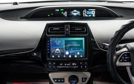 Toyota Prius IV XW50, 2017 год, 1 800 000 рублей, 10 фотография