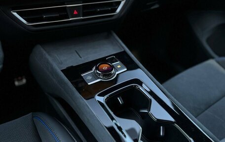 Volkswagen Tiguan, 2025 год, 6 490 000 рублей, 26 фотография