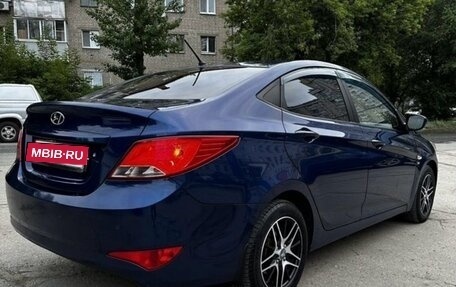 Hyundai Solaris II рестайлинг, 2015 год, 865 000 рублей, 2 фотография