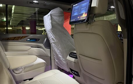 Cadillac Escalade V, 2024 год, 19 490 000 рублей, 18 фотография