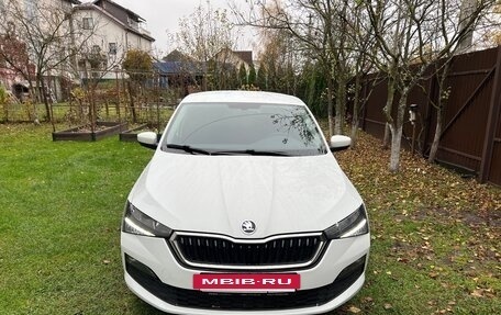 Skoda Rapid II, 2021 год, 1 550 000 рублей, 2 фотография