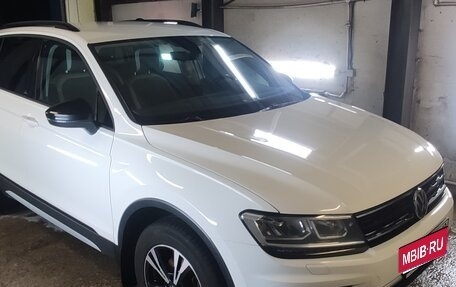 Volkswagen Tiguan II, 2020 год, 2 050 000 рублей, 1 фотография