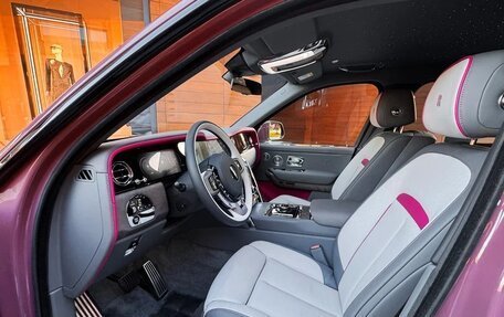 Rolls-Royce Cullinan, 2025 год, 75 000 000 рублей, 10 фотография