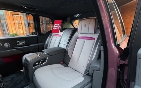 Rolls-Royce Cullinan, 2025 год, 75 000 000 рублей, 13 фотография