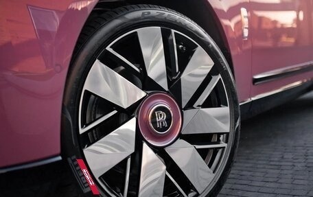 Rolls-Royce Cullinan, 2025 год, 75 000 000 рублей, 14 фотография