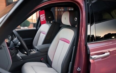 Rolls-Royce Cullinan, 2025 год, 75 000 000 рублей, 8 фотография