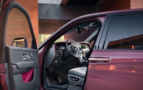Rolls-Royce Cullinan, 2025 год, 75 000 000 рублей, 16 фотография