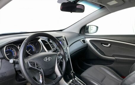 Hyundai i30 II рестайлинг, 2012 год, 853 000 рублей, 10 фотография