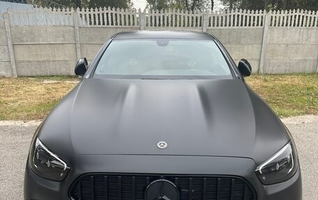 Mercedes-Benz E-Класс, 2020 год, 4 375 000 рублей, 1 фотография