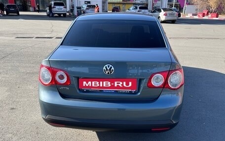 Volkswagen Jetta VI, 2009 год, 680 000 рублей, 2 фотография