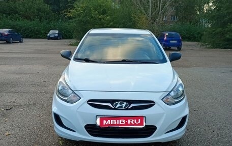 Hyundai Solaris II рестайлинг, 2013 год, 700 000 рублей, 1 фотография