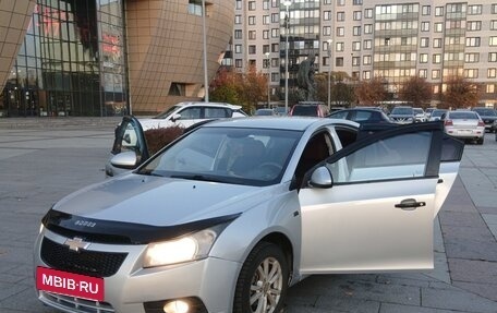 Chevrolet Cruze II, 2010 год, 539 000 рублей, 2 фотография