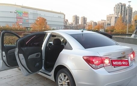 Chevrolet Cruze II, 2010 год, 539 000 рублей, 4 фотография