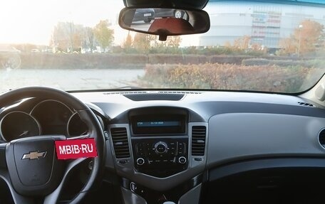 Chevrolet Cruze II, 2010 год, 539 000 рублей, 7 фотография