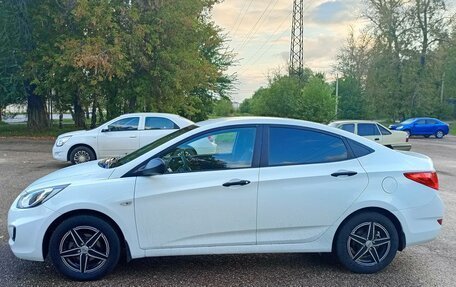 Hyundai Solaris II рестайлинг, 2013 год, 700 000 рублей, 3 фотография