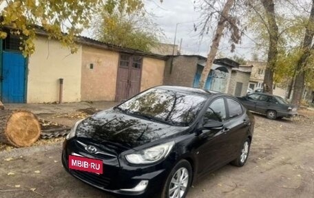 Hyundai Solaris II рестайлинг, 2012 год, 700 000 рублей, 7 фотография