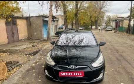 Hyundai Solaris II рестайлинг, 2012 год, 700 000 рублей, 5 фотография