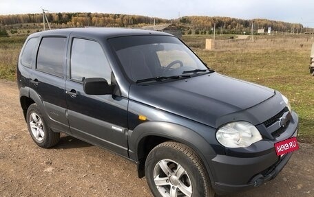 Chevrolet Niva I рестайлинг, 2010 год, 500 000 рублей, 3 фотография