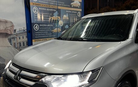 Mitsubishi Outlander III рестайлинг 3, 2015 год, 1 400 000 рублей, 2 фотография