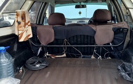 Mazda Familia Y11, 1999 год, 450 000 рублей, 5 фотография